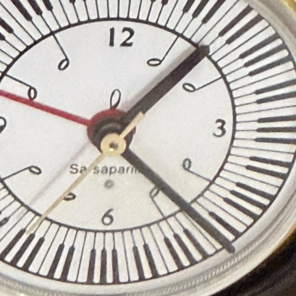 Sarsaparilla Music Note Clock